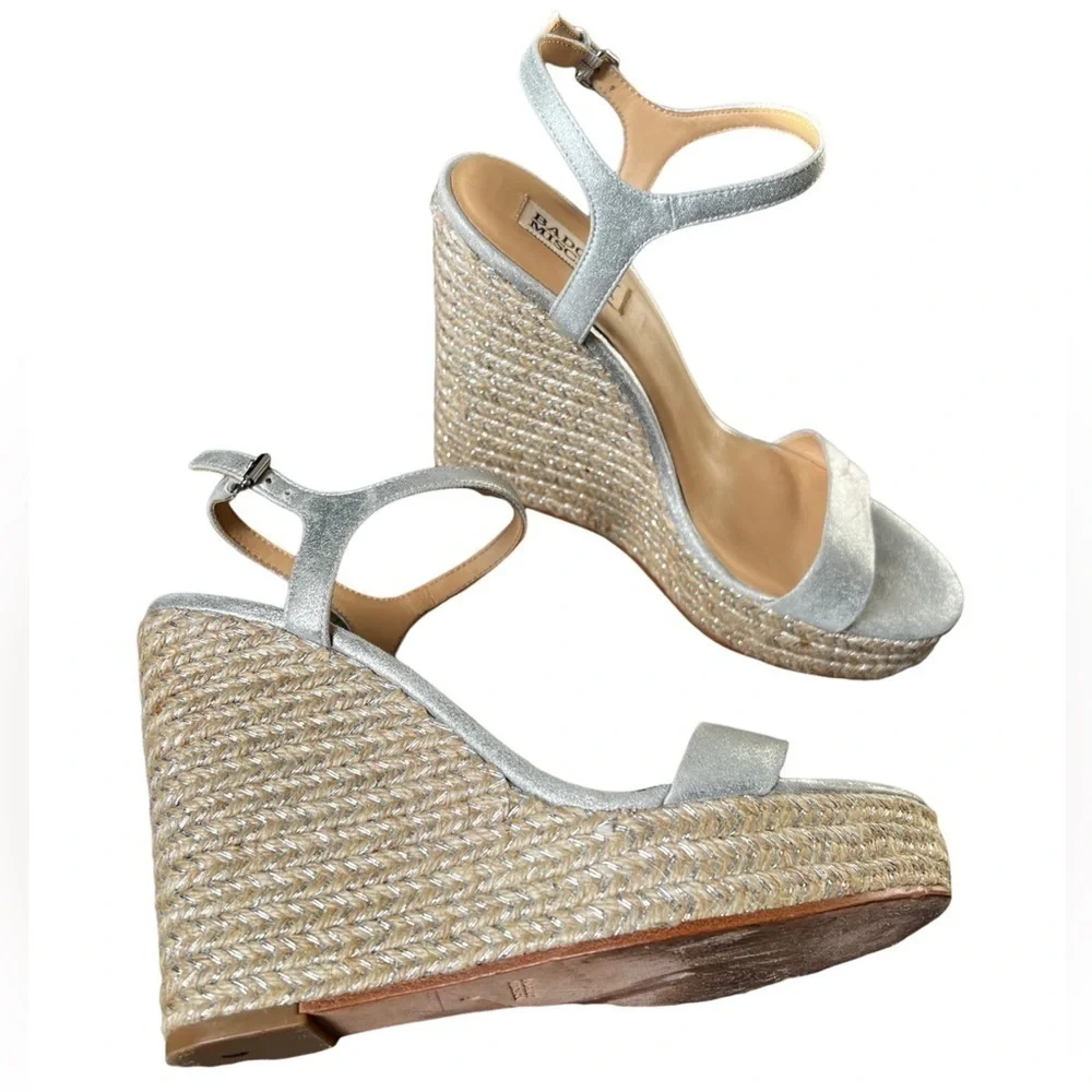 Badgley Mischka silver wedge espadrille sandals sz 9